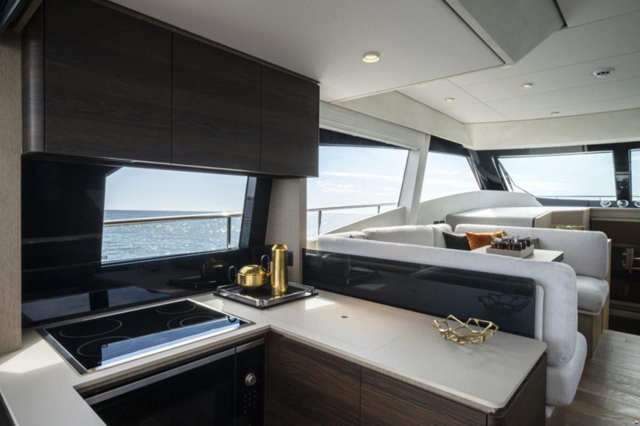 Ferretti 500