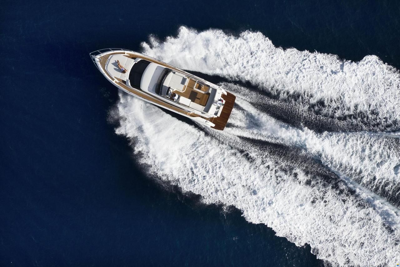Ferretti 500