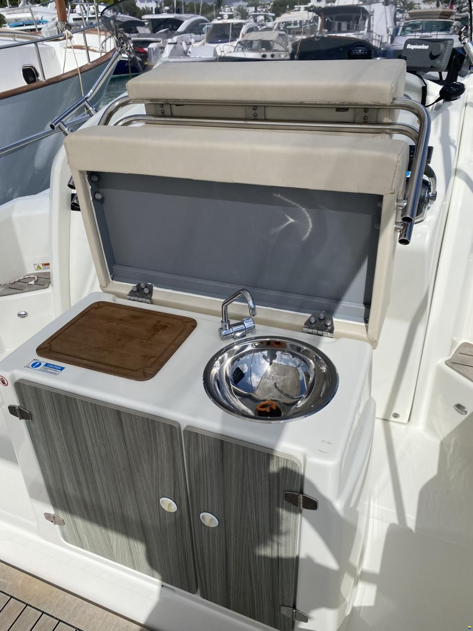 Cranchi Endurance 27