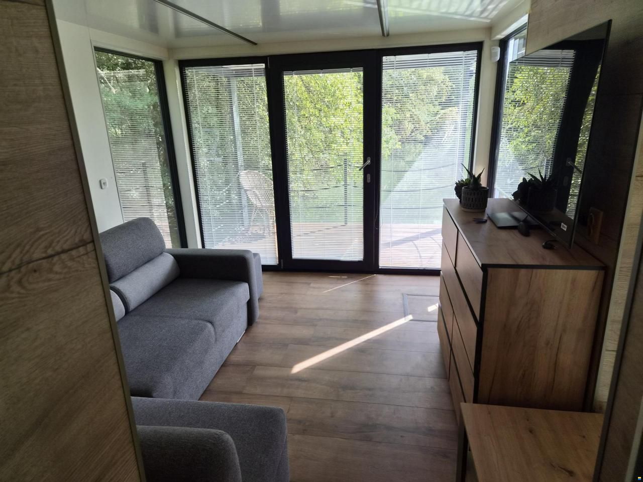 HOUSEBOAT SCHAB 12,1x3m