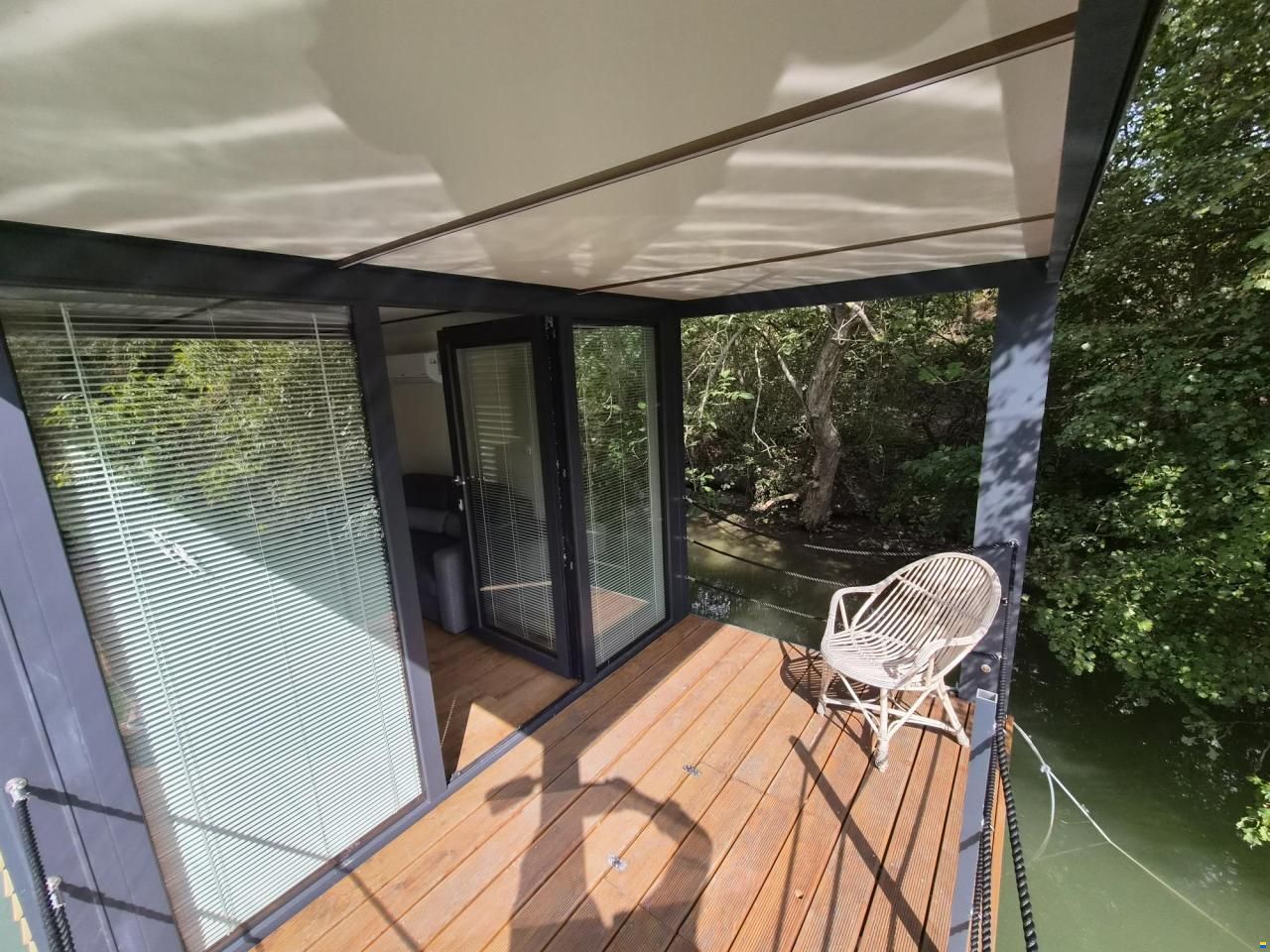 HOUSEBOAT SCHAB 12,1x3m