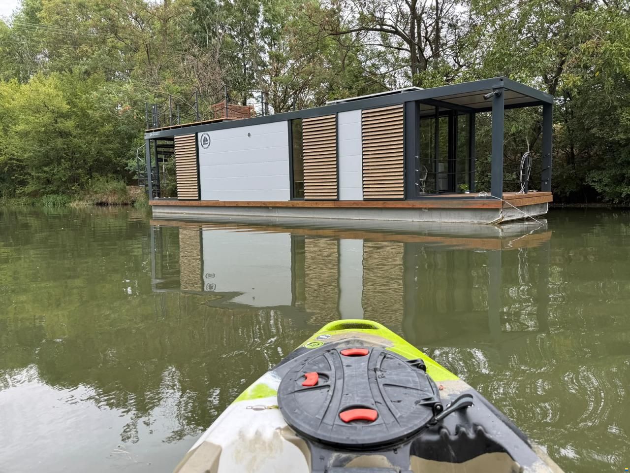 HOUSEBOAT SCHAB 12,1x3m