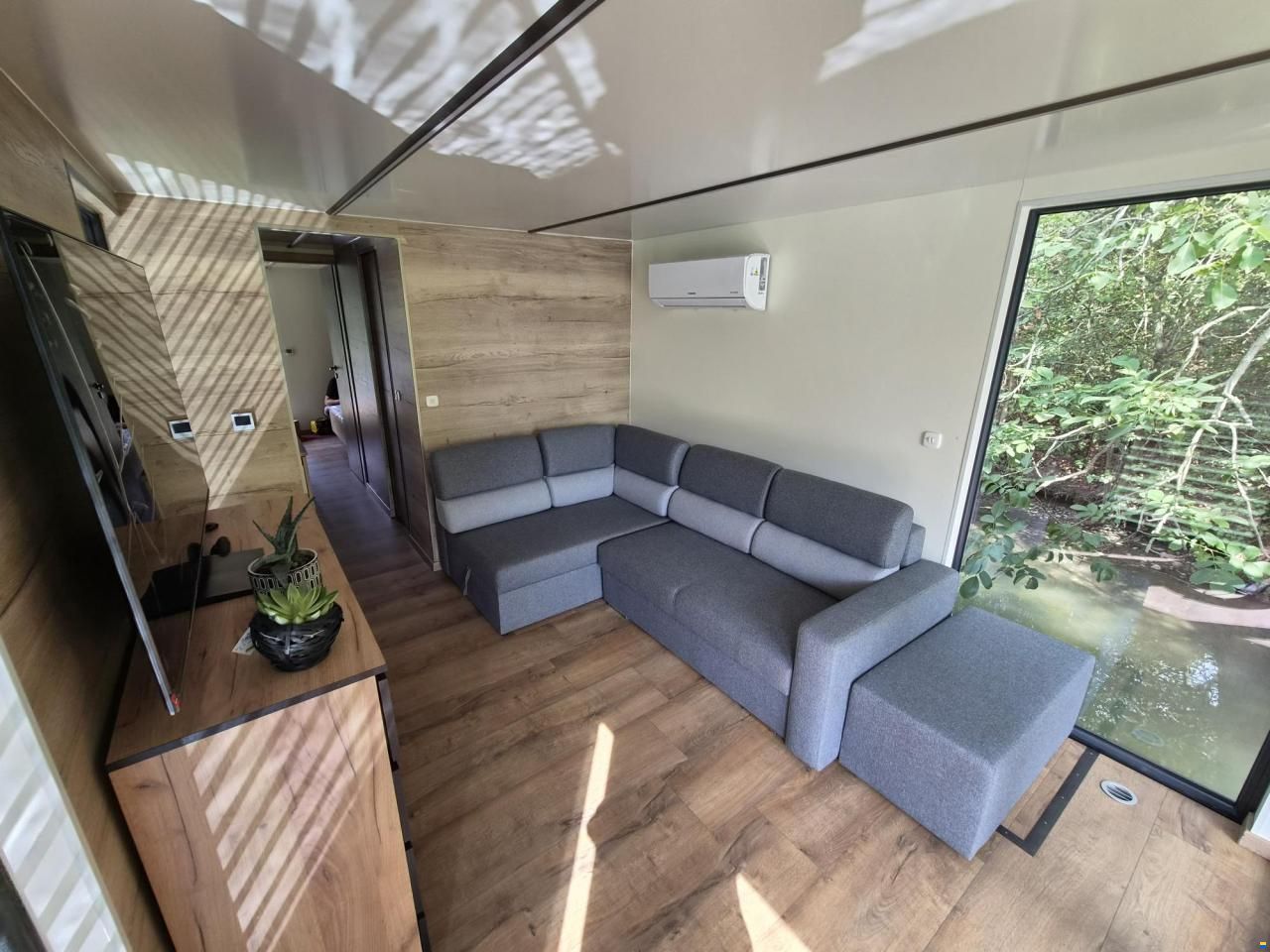 HOUSEBOAT SCHAB 12,1x3m
