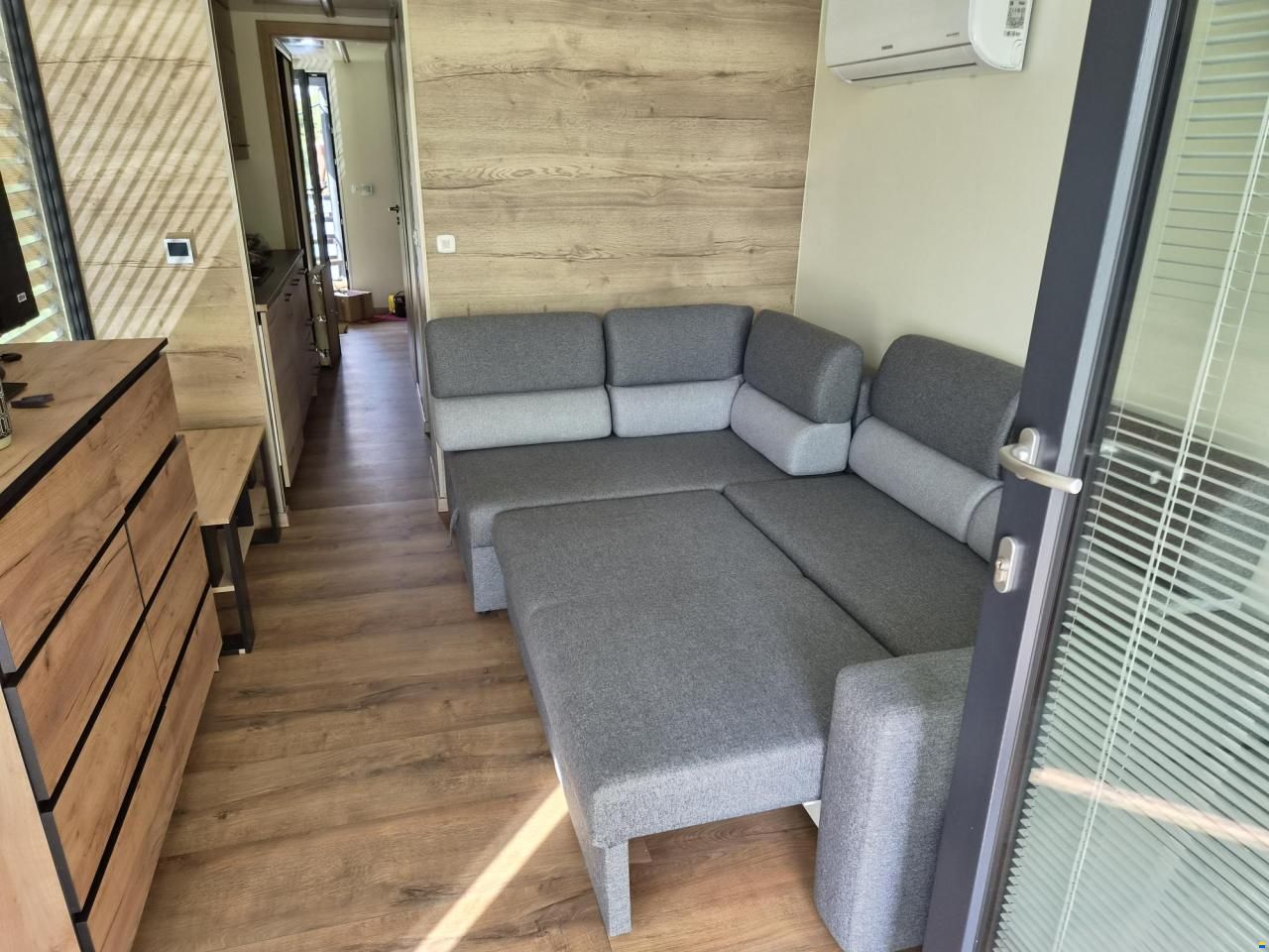 HOUSEBOAT SCHAB 12,1x3m