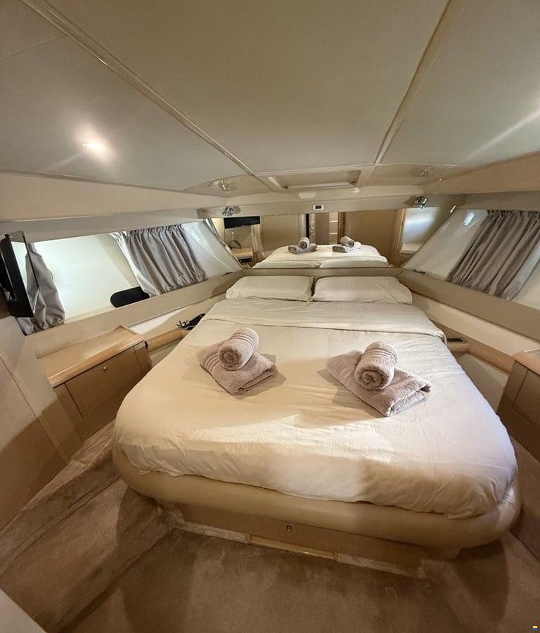 Ferretti 460 Fly