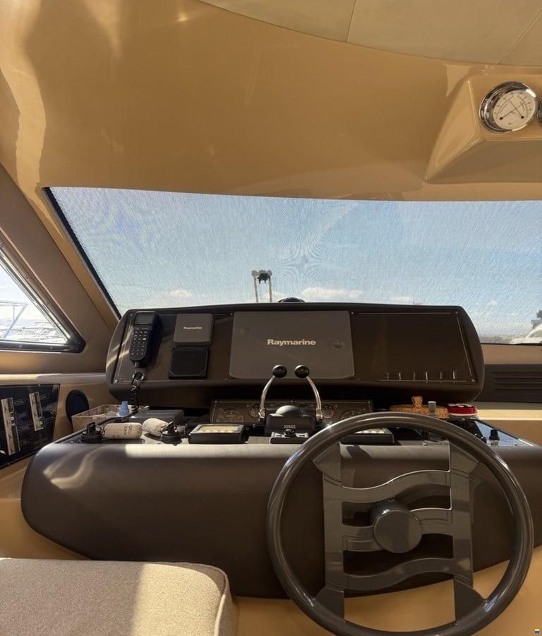 Ferretti 460 Fly