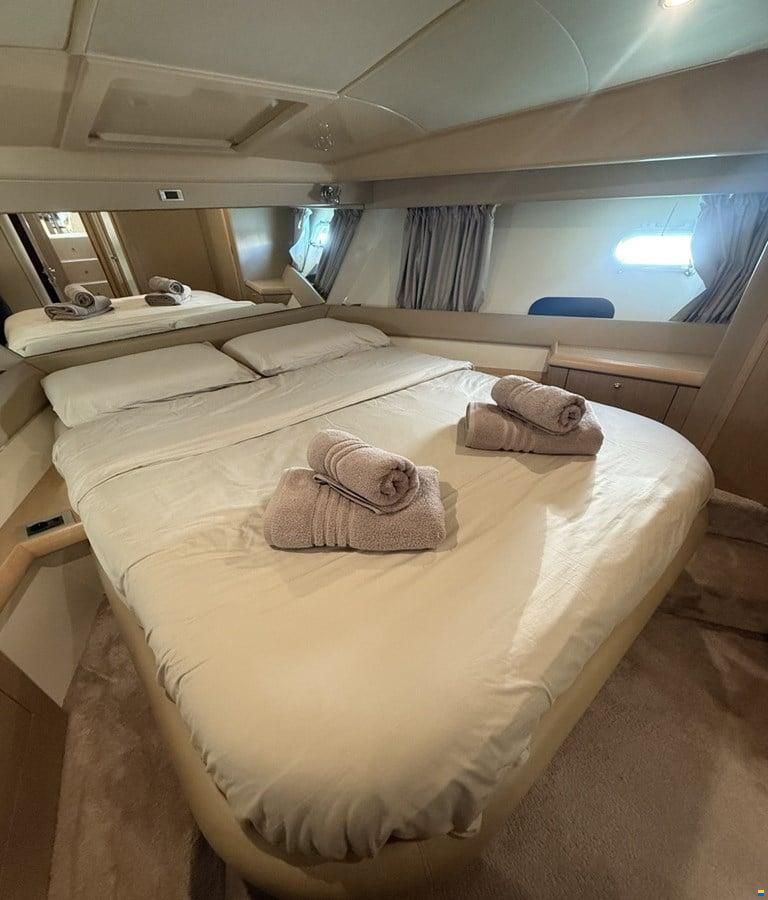Ferretti 460 Fly