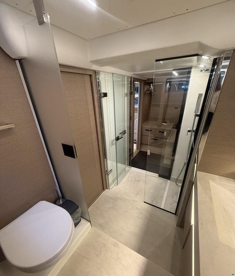 Prestige 590 Fly