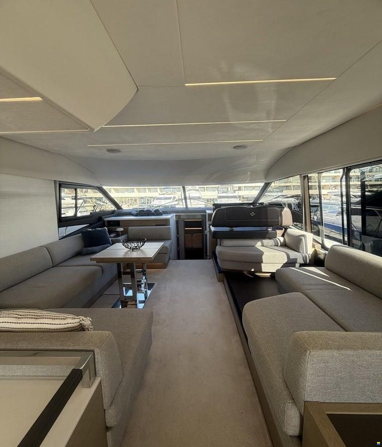 Prestige 590 Fly