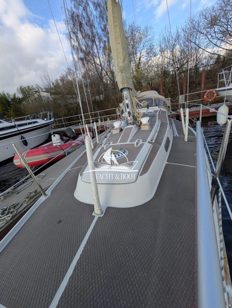 Bianca Commander 31