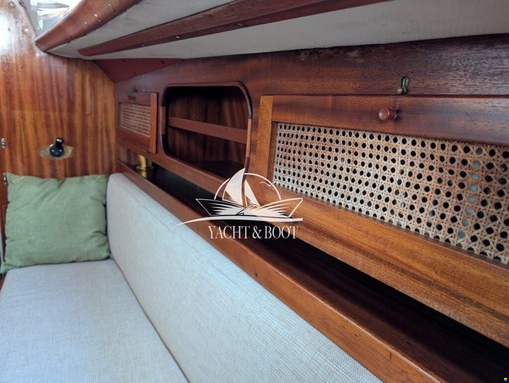 Bianca Commander 31