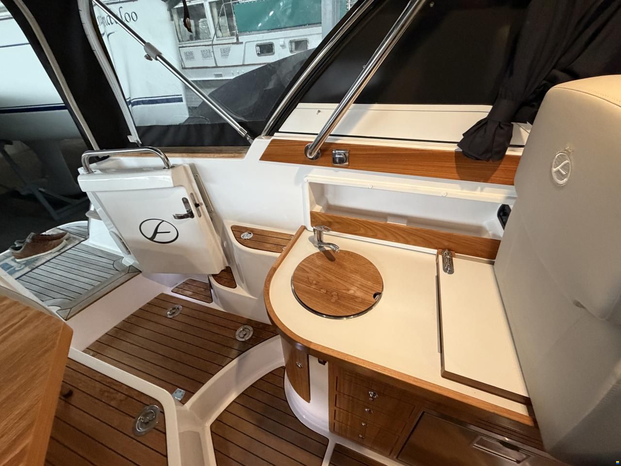 Aquador 28 HT