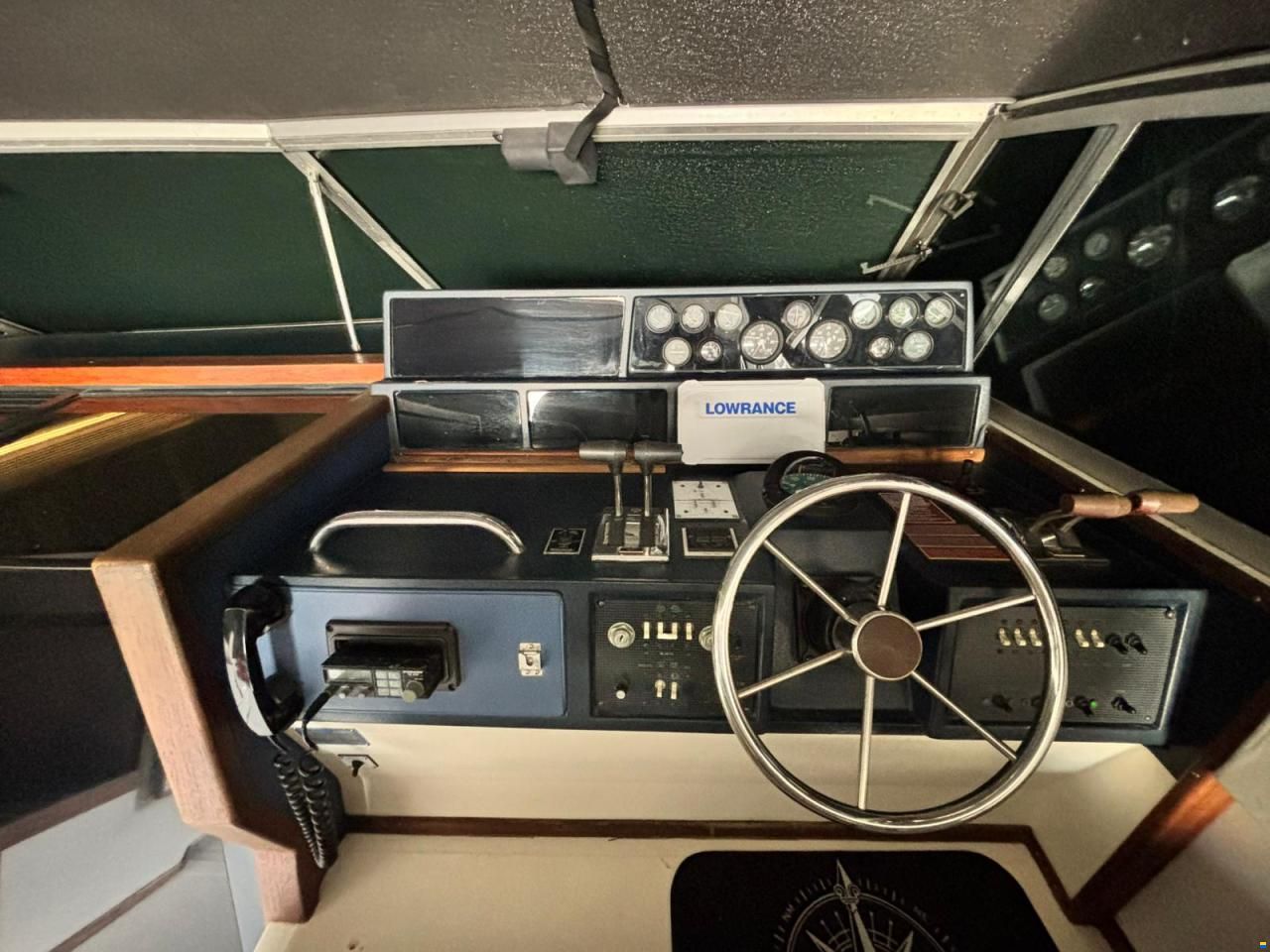 Sea Ray 390 EC