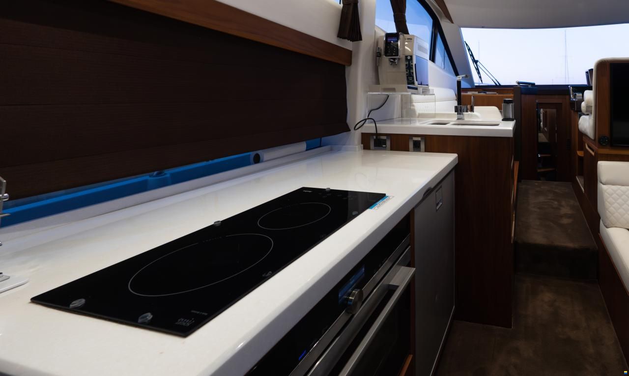 Galeon 420 Fly