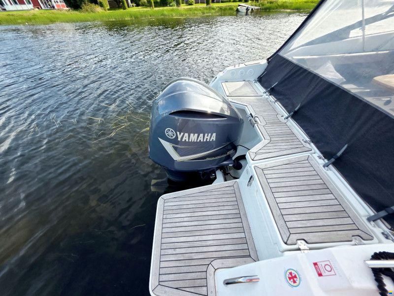 Yamarin Yamrine 88 DC