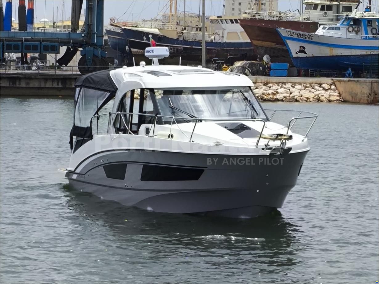 Beneteau Antares 9 OB