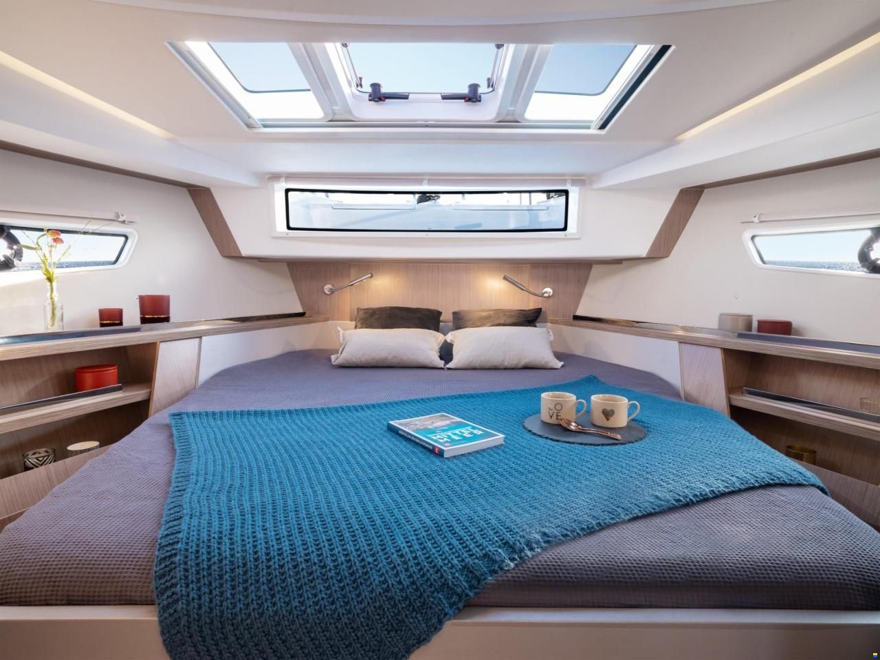 Sealine C335