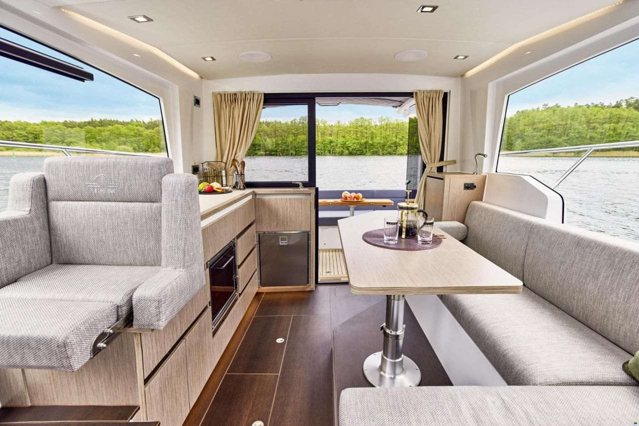 Sealine C335