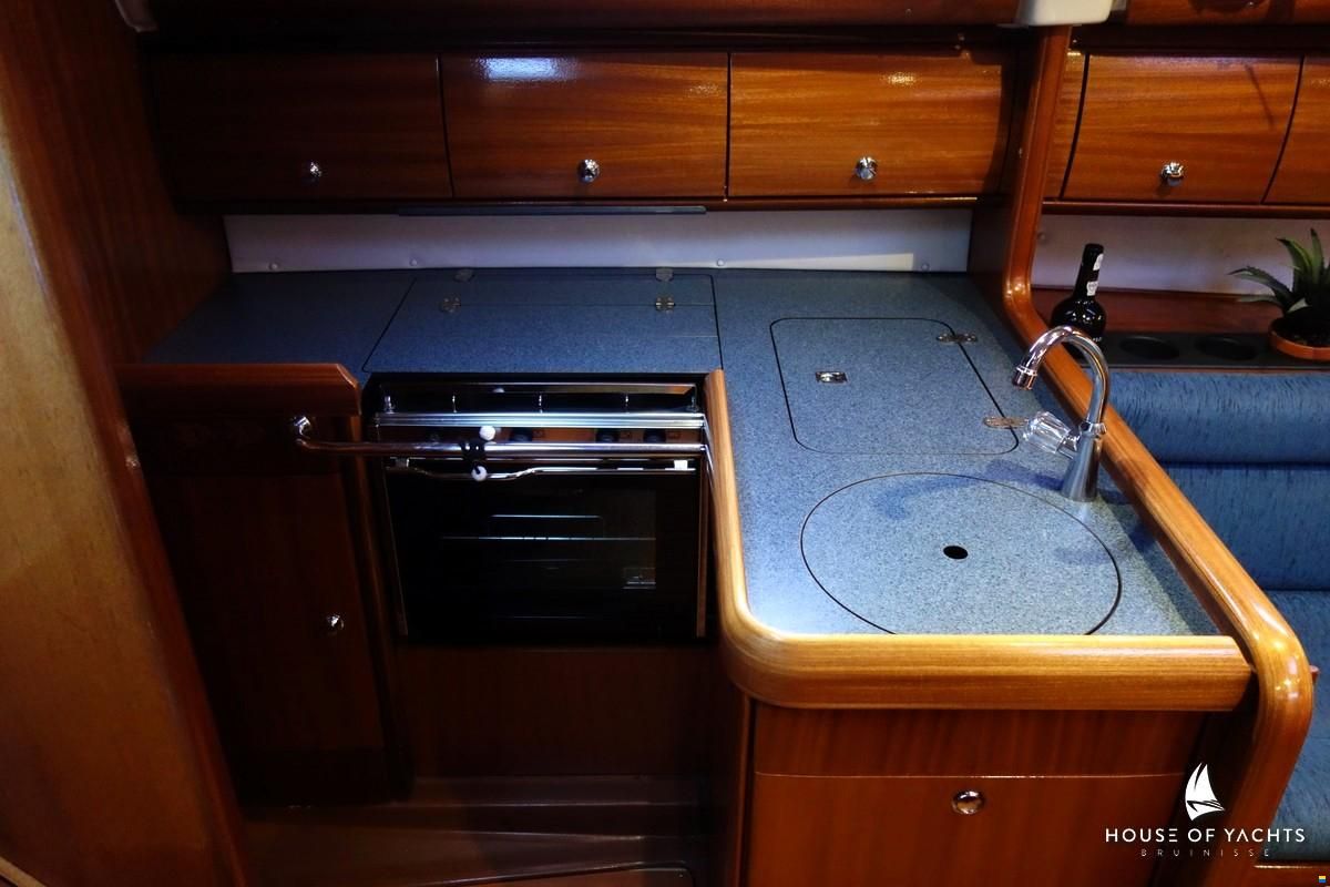 Bavaria 32