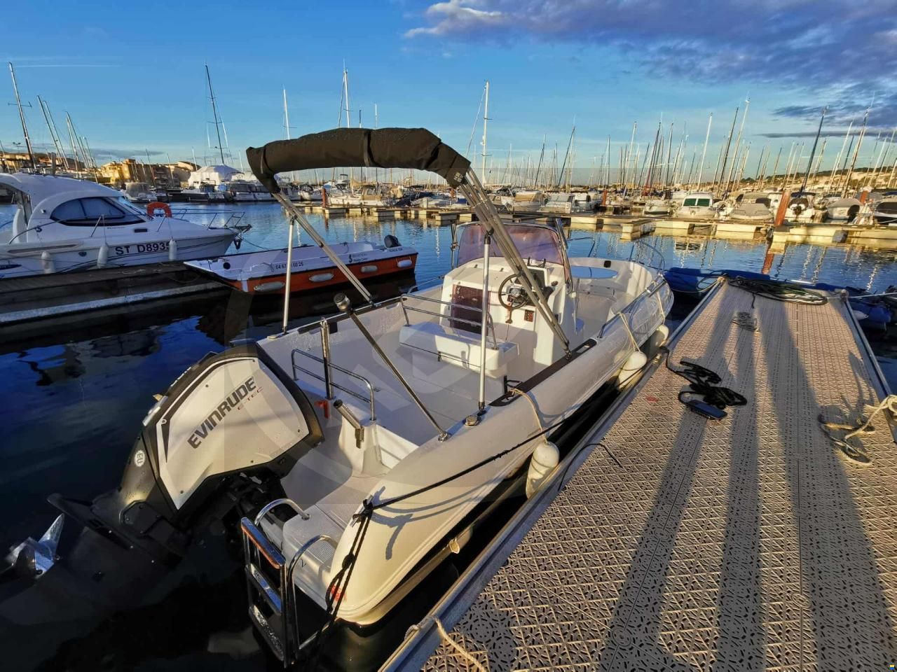 Selection Boats ASTON 23
