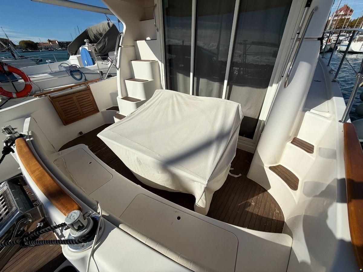 Prestige 36