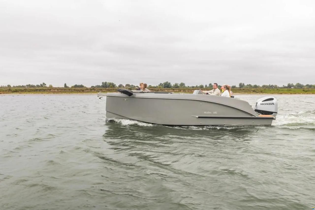 Maxima 680 Sport Lounge