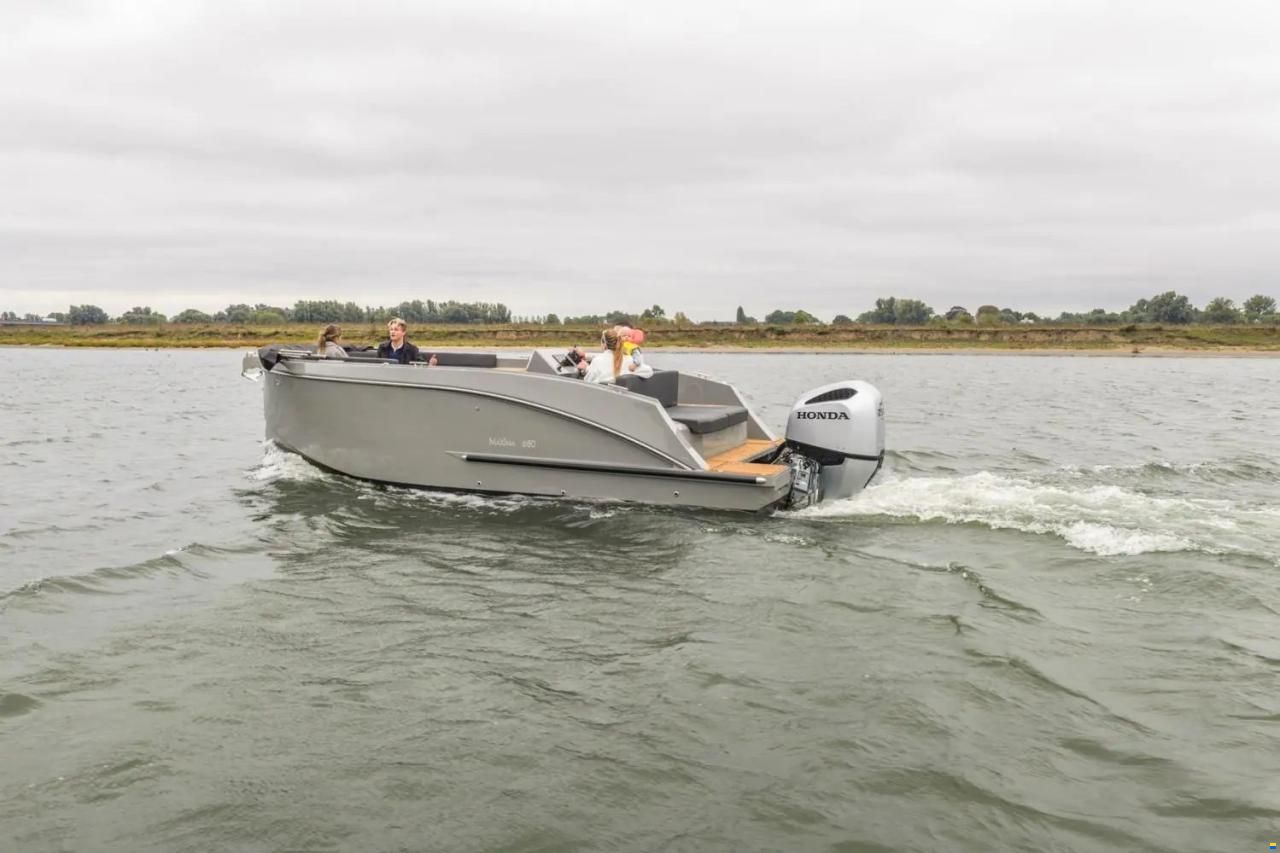 Maxima 680 Sport Lounge
