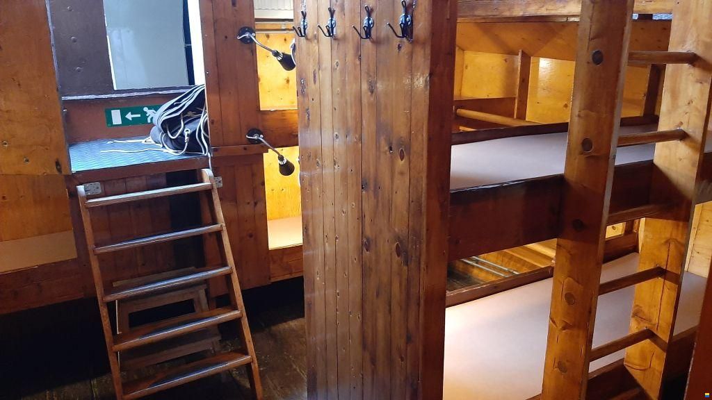 Tjalk Woonschip ex charter