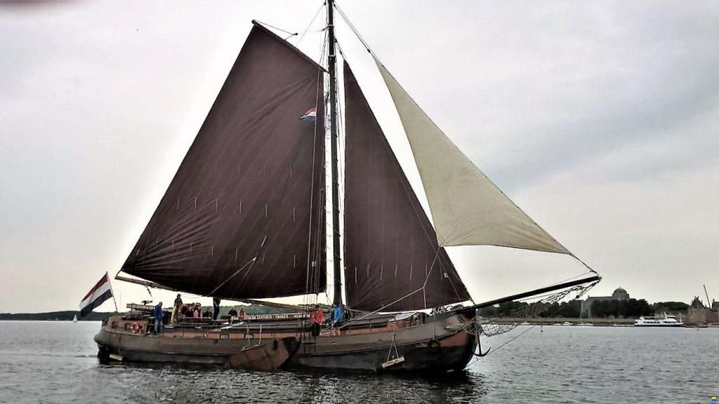 Tjalk Woonschip ex charter