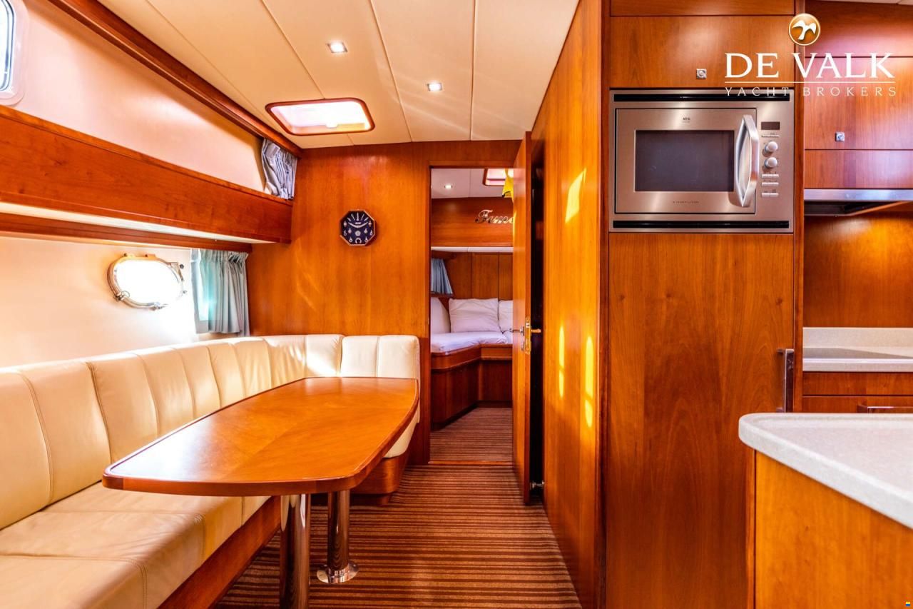 Vennekens Trawler 1800
