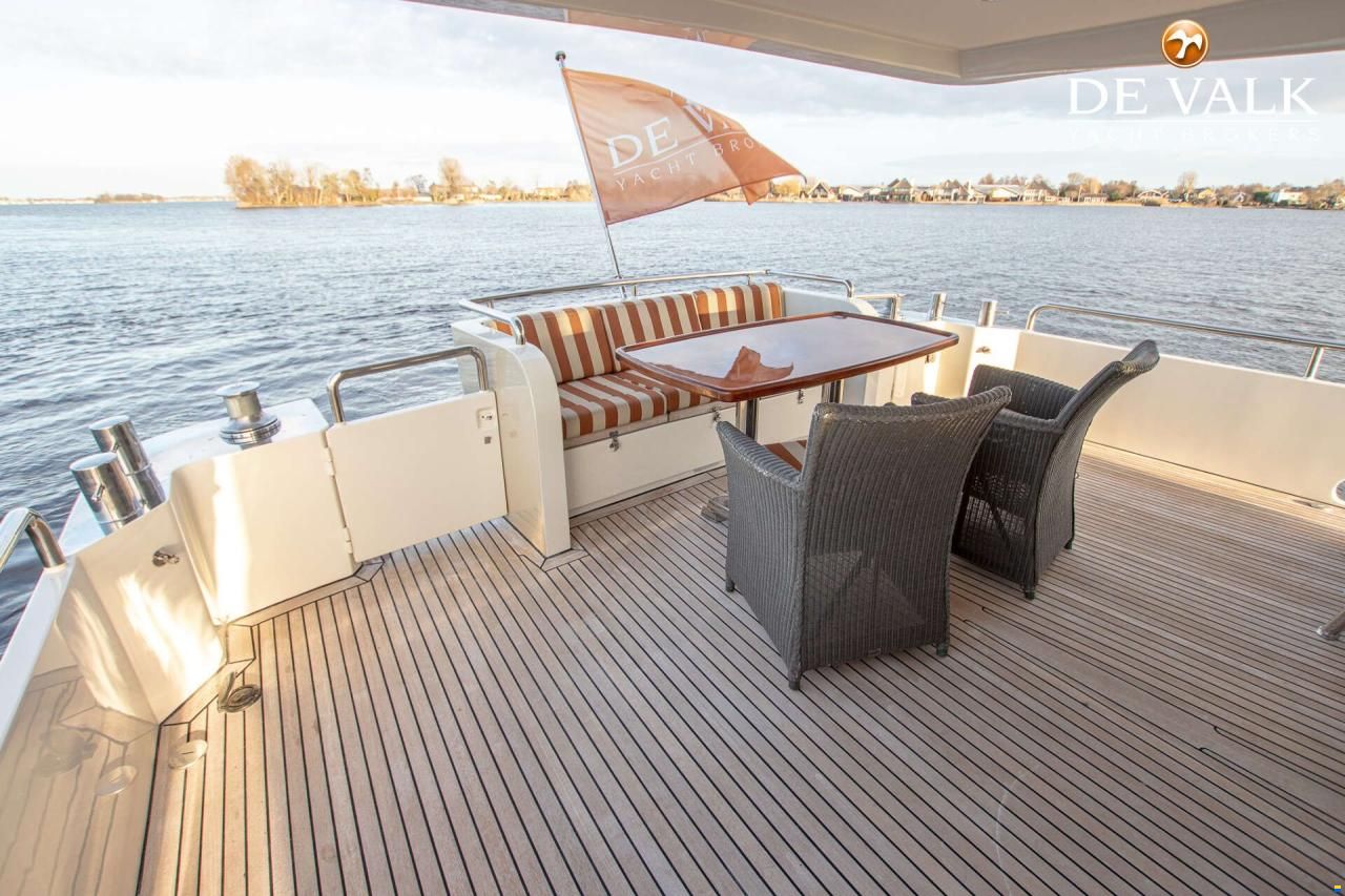Vennekens Trawler 1800