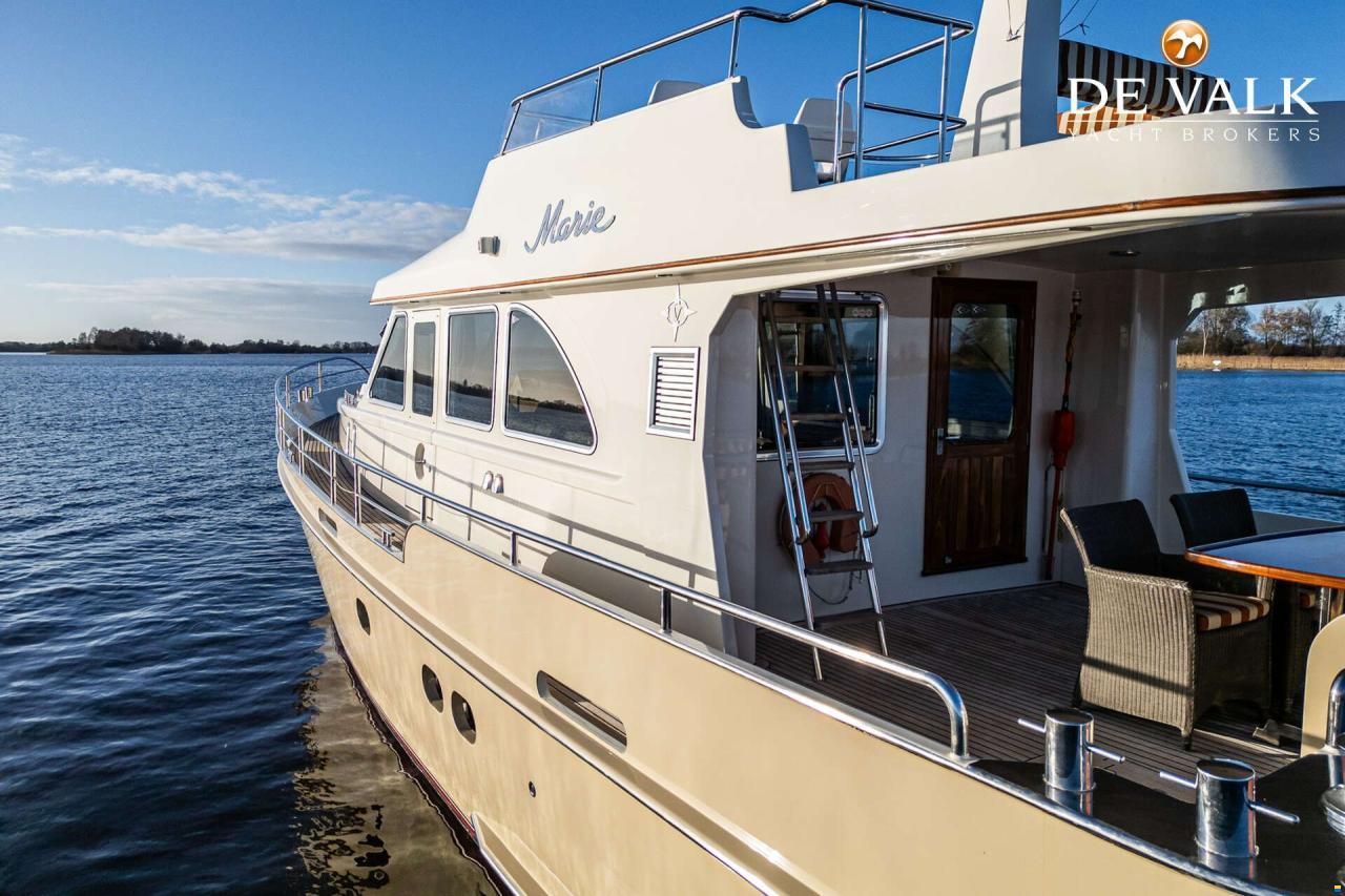 Vennekens Trawler 1800