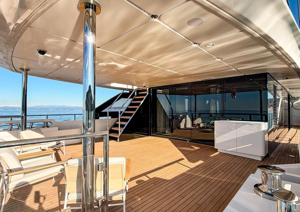 Ferretti Custom Line Navetta 38m
