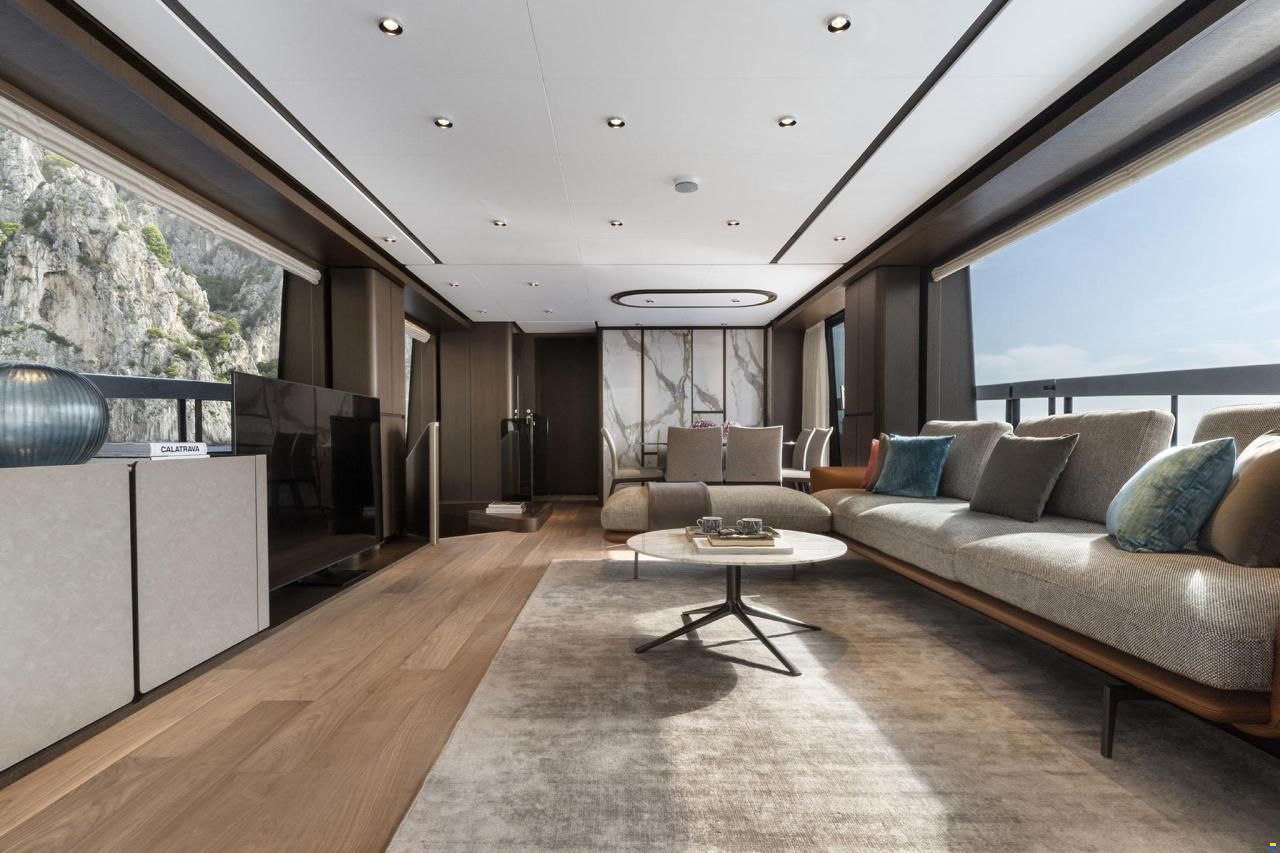 Ferretti 860