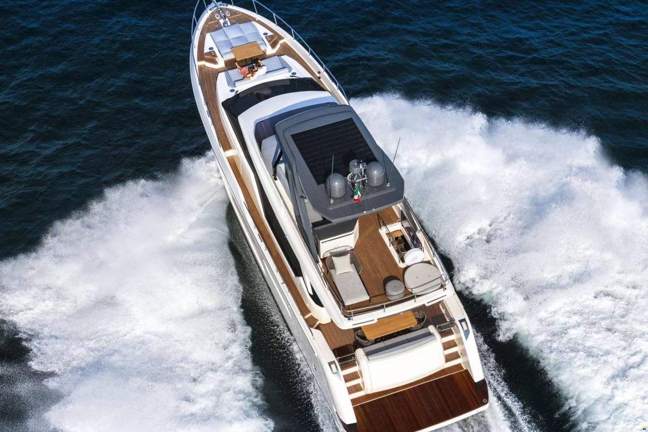 Ferretti 720