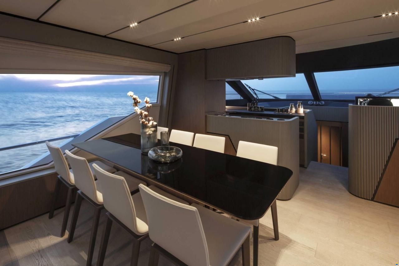 Ferretti 720