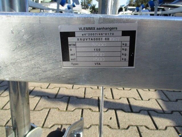 3500 kg