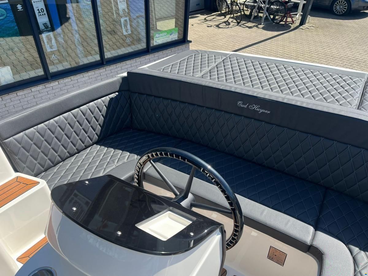 Oud Huijzer 740 Tender
