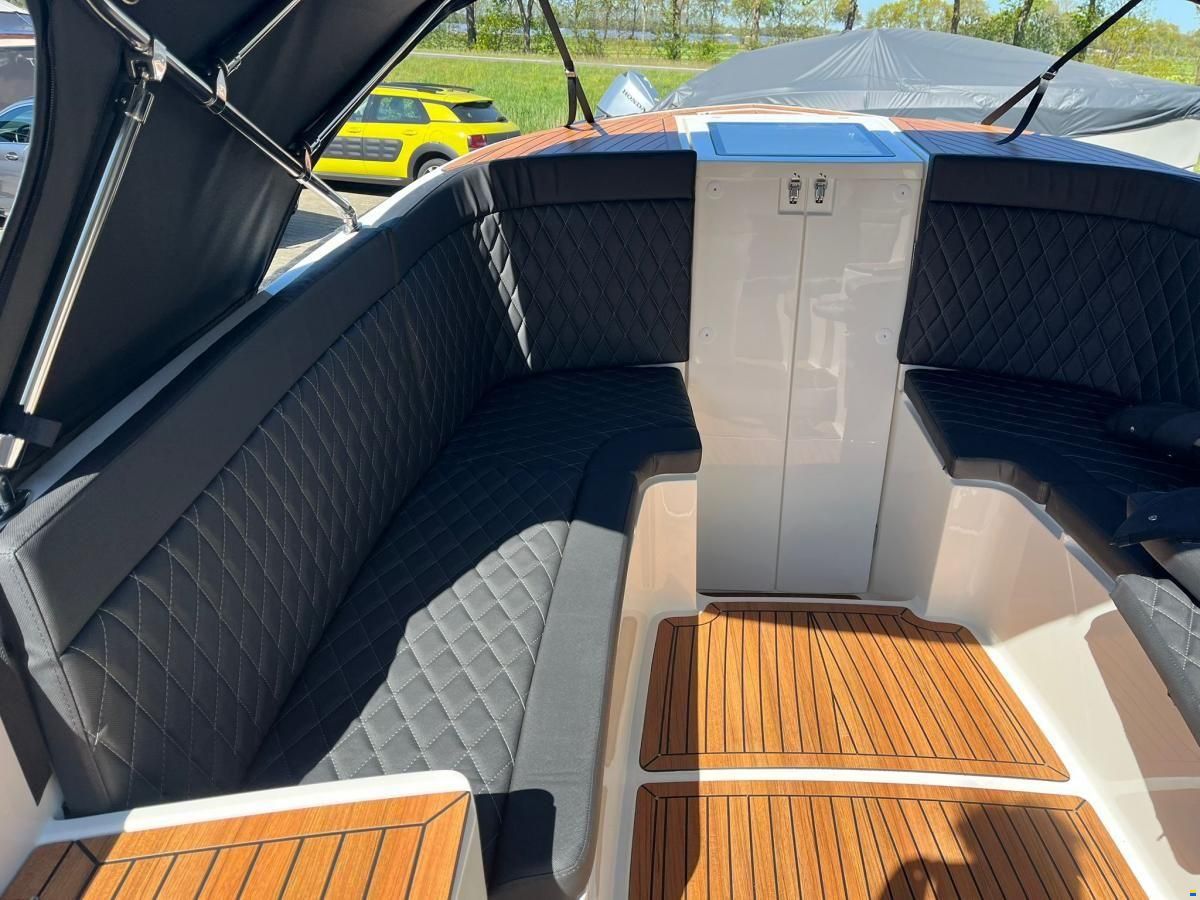 Oud Huijzer 740 Tender