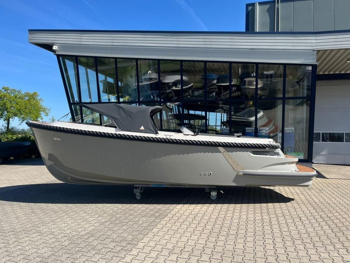 Oud Huijzer 740 Tender