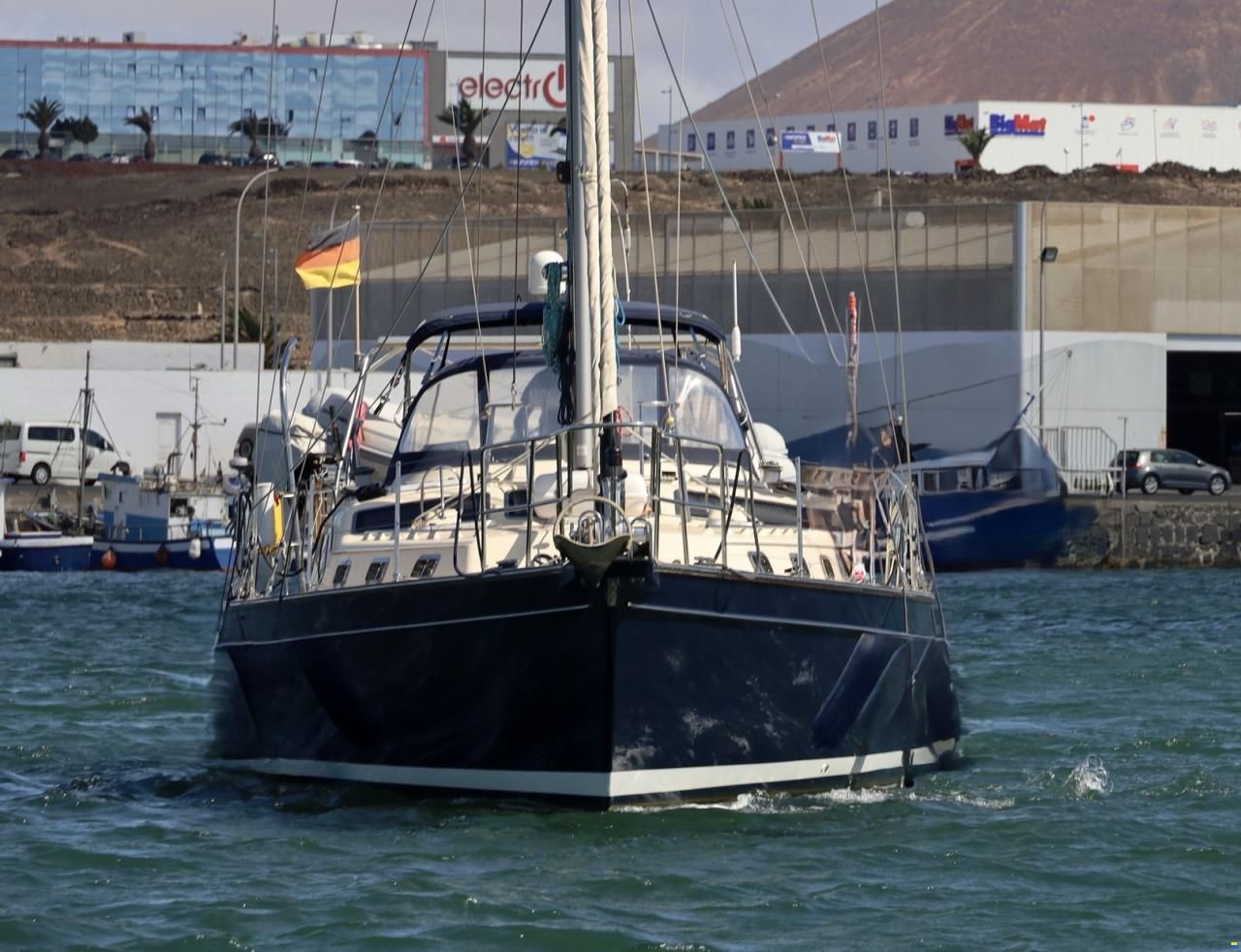 Island Packet 485