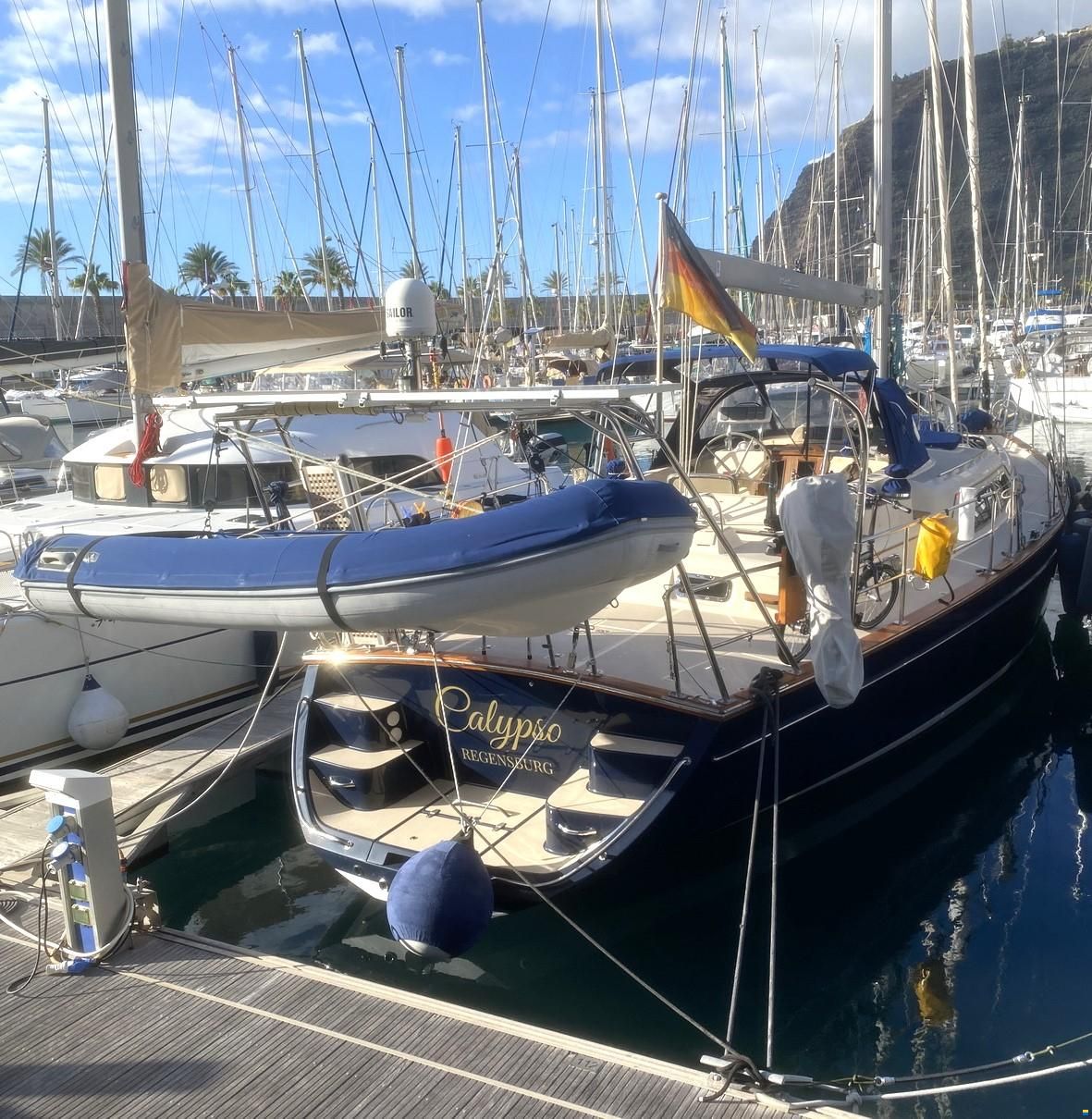 Island Packet 485
