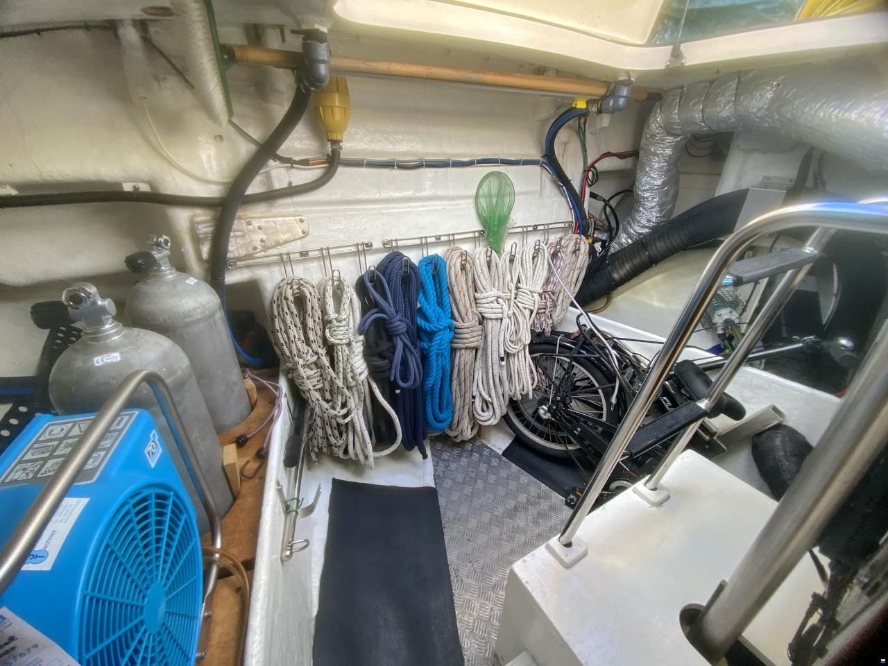 Island Packet 485