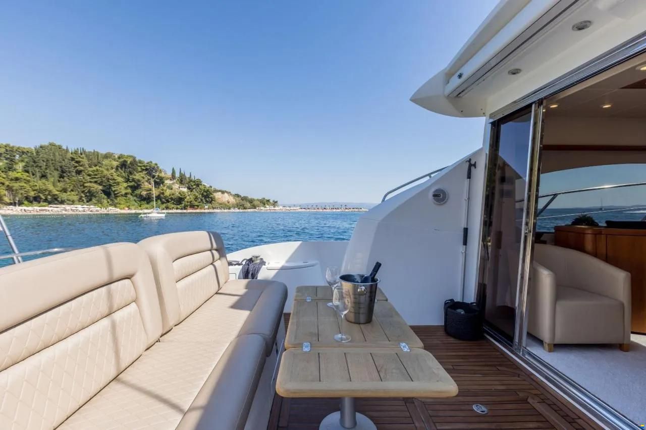 Sunseeker Predator 52