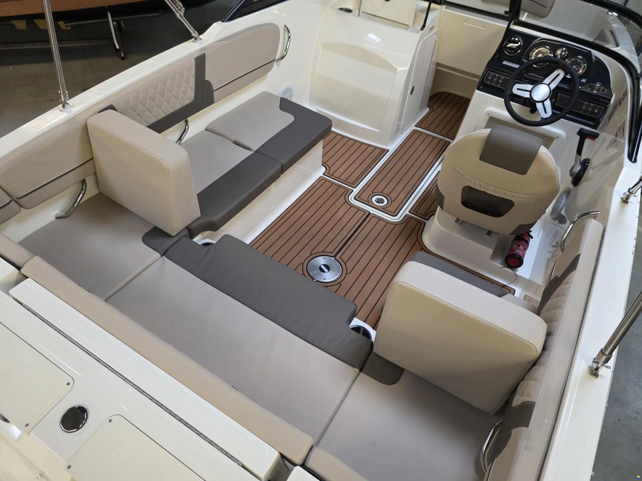 Bayliner VR4 Outboard