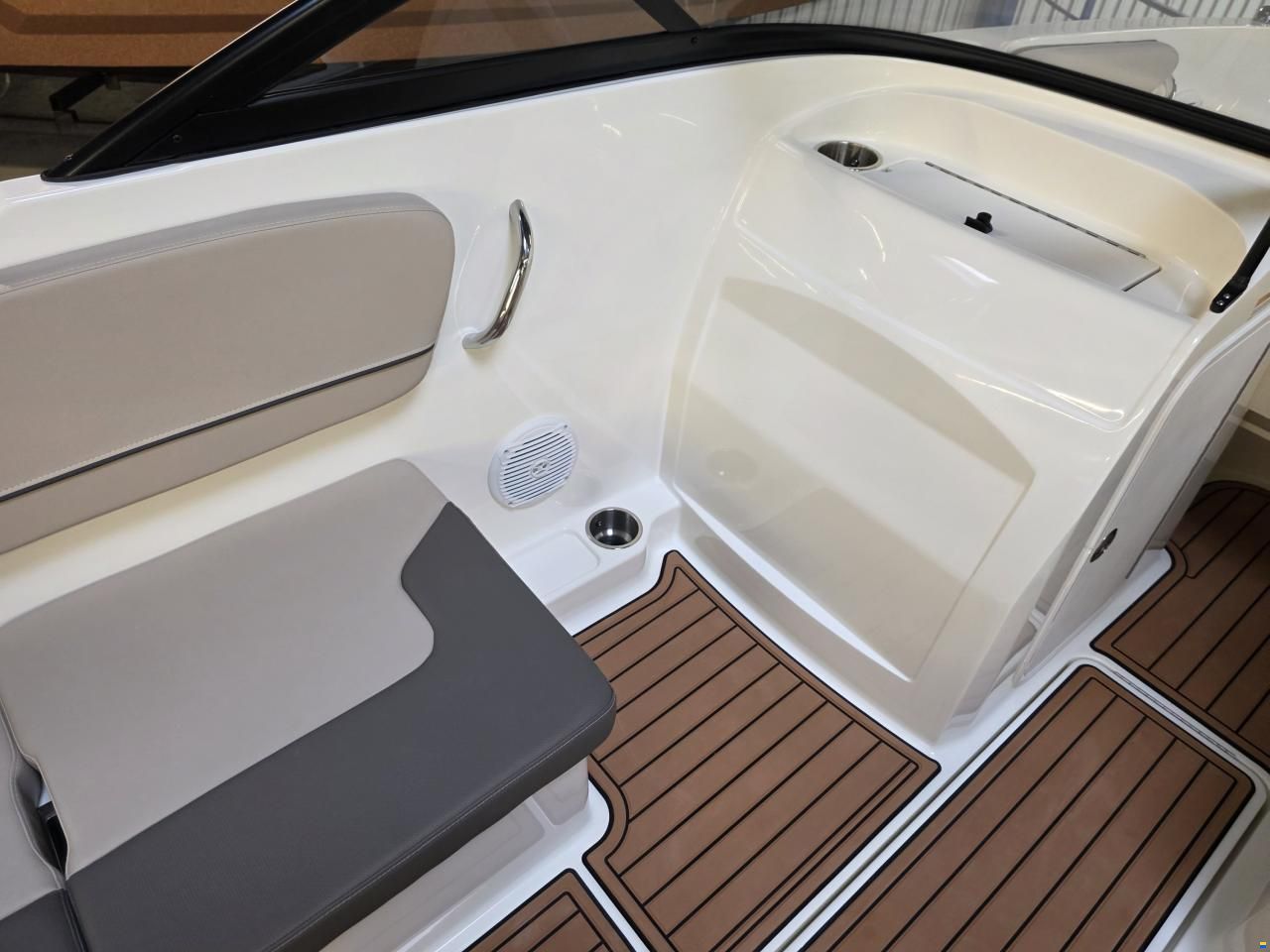 Bayliner VR4 Outboard