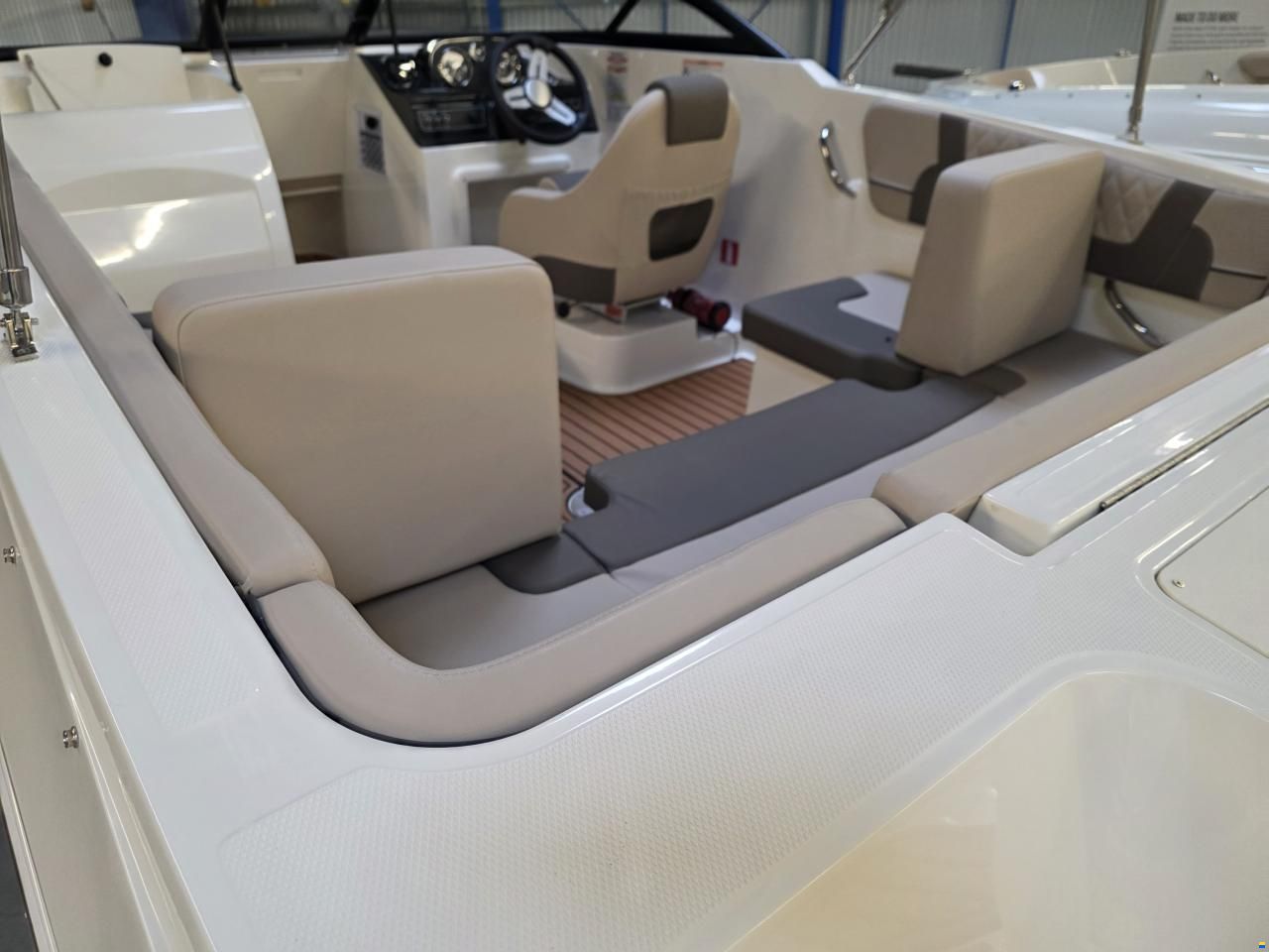 Bayliner VR4 Outboard