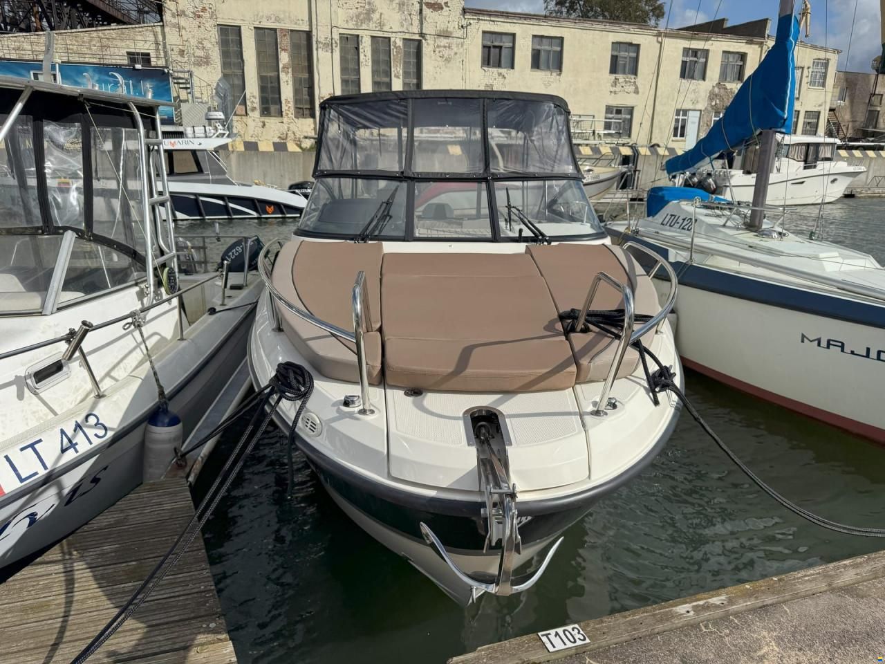 Quicksilver Activ 805 cruiser