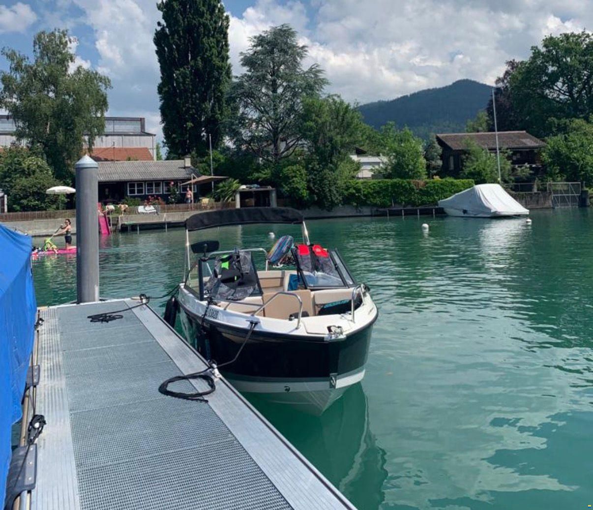 Quicksilver Activ 555