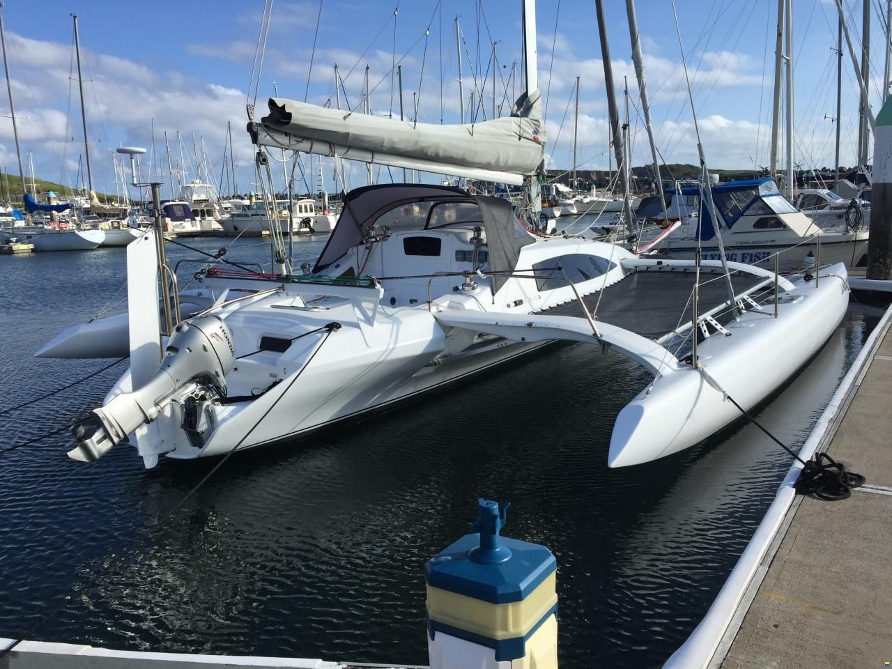 Farrier TRIMARAN F32RX